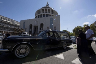 Funerale in stile padrino per il boss Casamonica